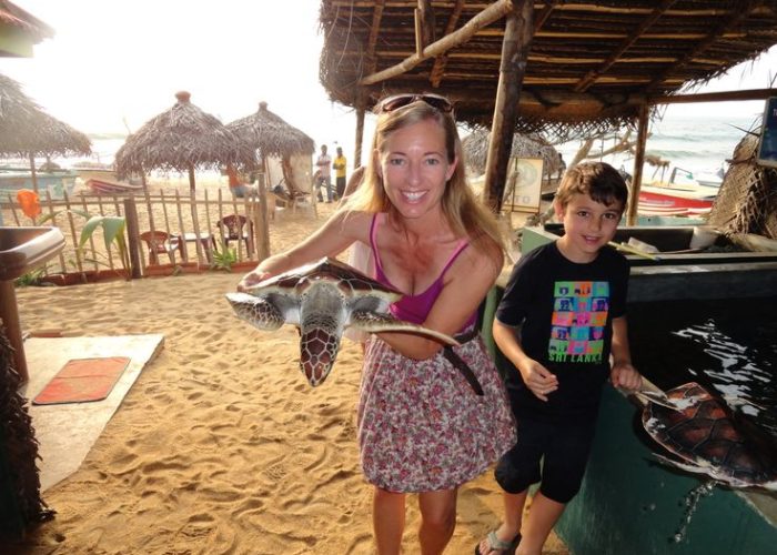 sea-turtle-conservation-girl