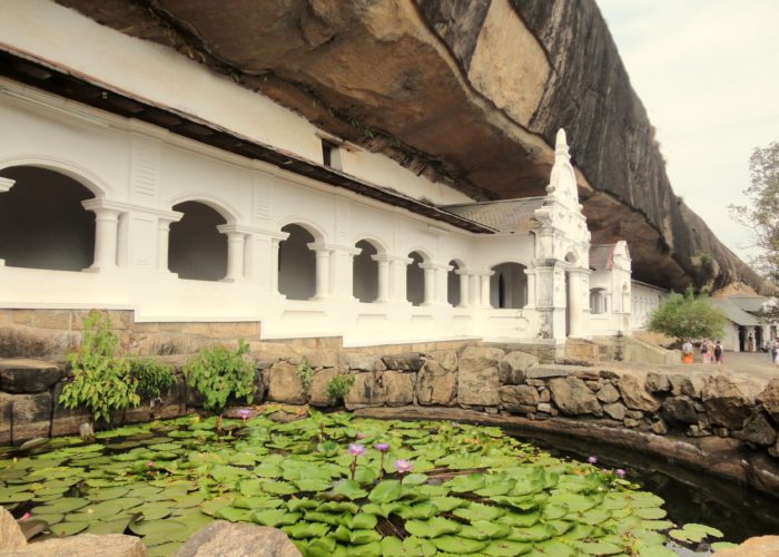 dambulla temple rock